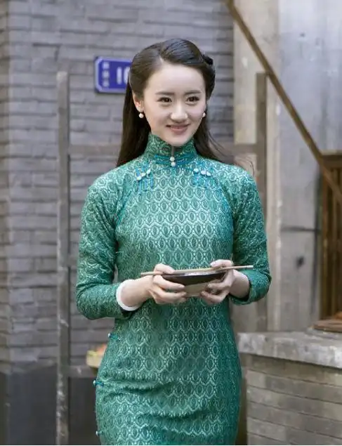 热播《琉璃》中女主,颜值饱受争议,但她穿旗袍的样子,美丽动人|袁冰妍