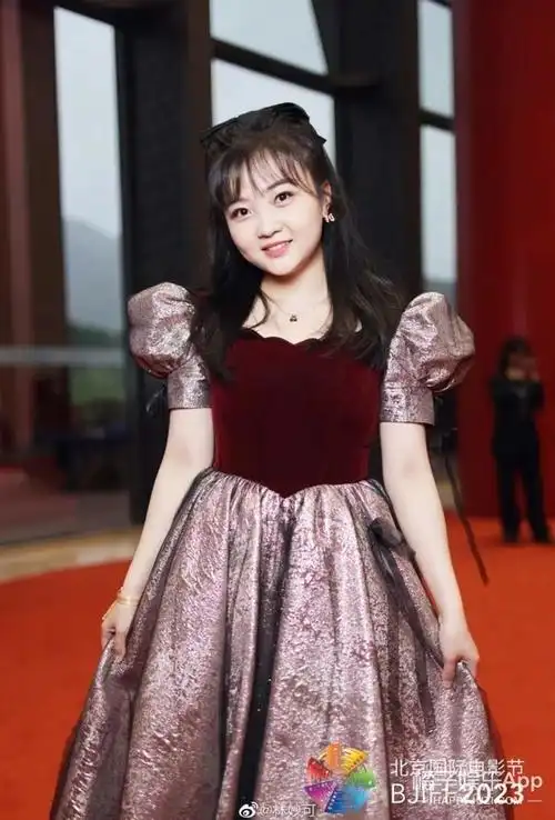 好久不见林妙可啦!她如今长这样?_腾讯新闻