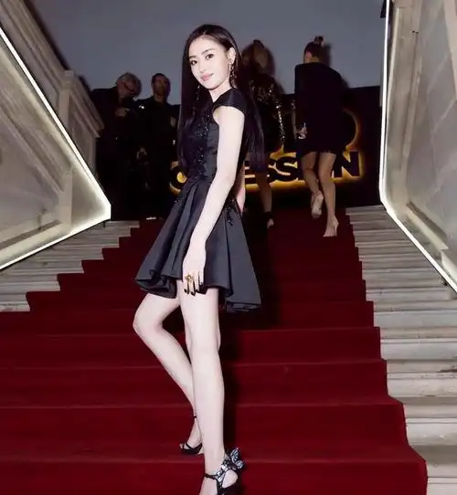 关晓彤景甜同台出席是哪个台(谁的腿型最好看)(85)