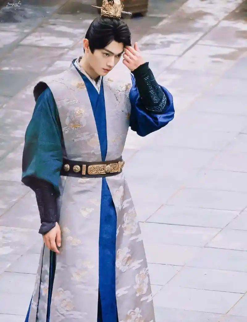 陌上人如玉公子世无双 #许凯 #原来穿上古装也可以这么美 - 抖音