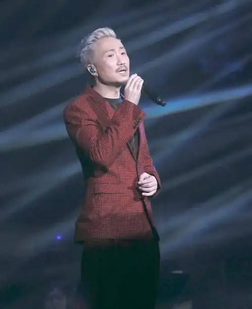 郑中基红馆举行巡演 ,似歌声张学友