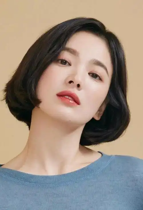 方脸超短发不烫不染的发型 淳朴自然的女生发型