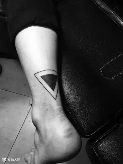 简单的 三角形_纹身图案手稿图片_九青龙的纹身作品集