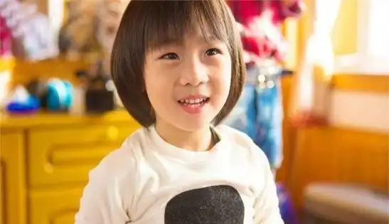 林志颖晒kimi12年成长,14岁身高一米八,长相全随妈