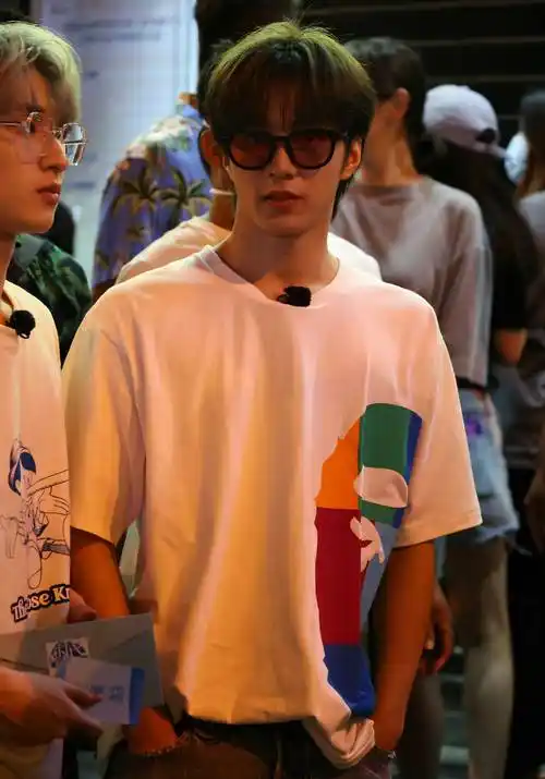 时代峰峻,论养成系还得是你!_李飞_三亚_少年团