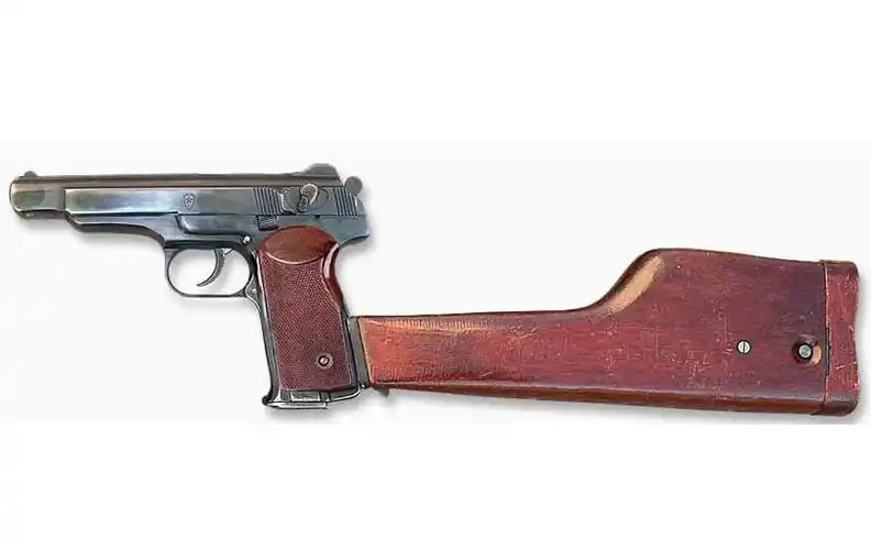 这款手枪是由前苏联枪械设计师,伊戈尔·雅科夫列维奇下·斯捷奇金