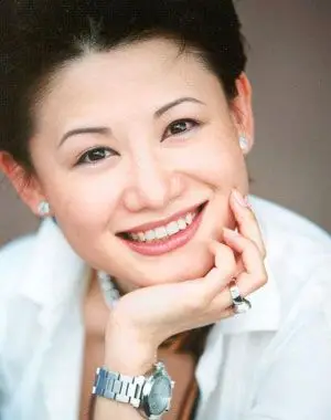 李辉:时尚尖峰的魅力女人