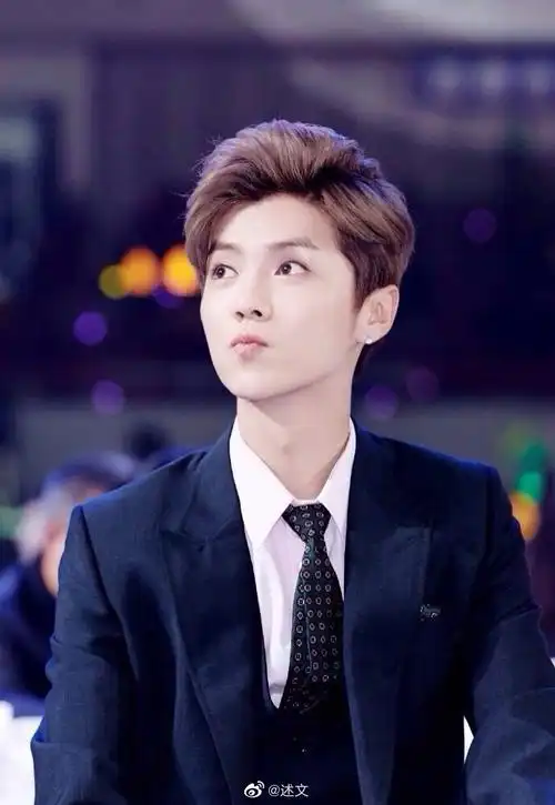 你为了谁开通的微博#相信在座的各位都是为了鹿晗吧