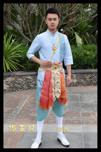 傣王妃服饰泰国服装男中袖立领部落复古服装浅蓝色泰式活动服写真