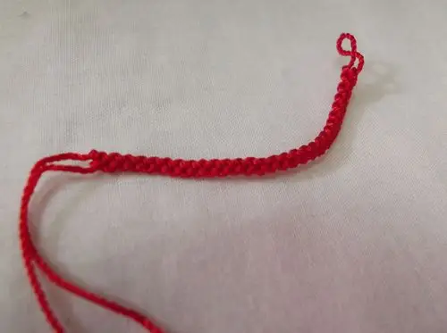 两股红绳手链编法.