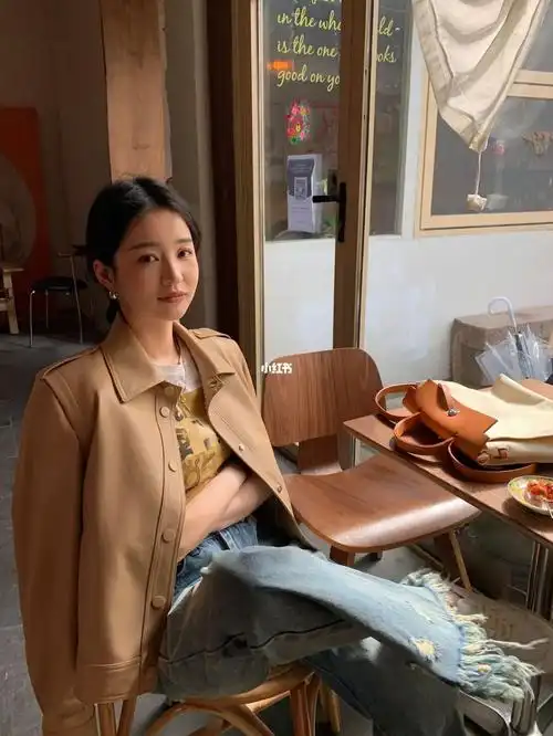 皮衣  #皮衣搭配  #秋冬穿搭  #杭州探店出镜@卢婧媛超可爱