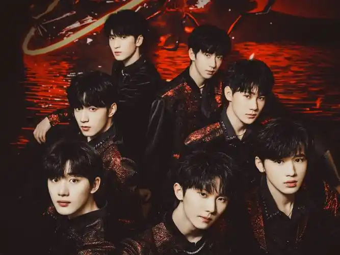 时代少年团齐发童年照宣传新歌丁程鑫圆润可爱宋亚轩变化最小