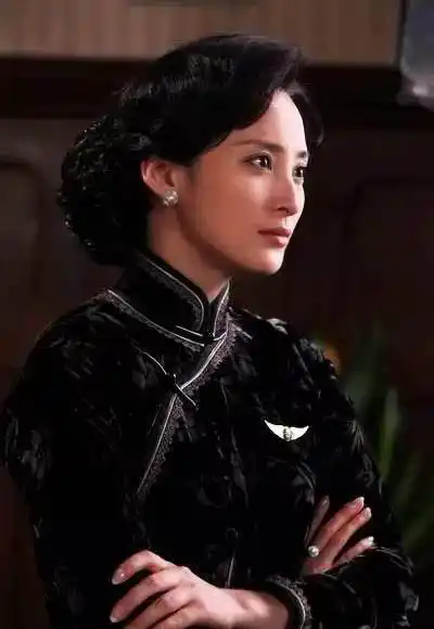 王菲罕见旗袍造型,旗袍女星大pk,没有最美只有更美_写真_特色_服饰