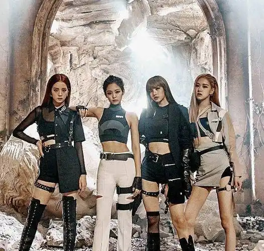 国外女子组合《blackpink》,5年舞台服装,华丽帅气_时尚_图案_歌曲
