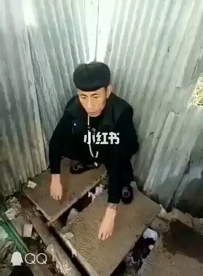 社会我老八,你们接下一句!