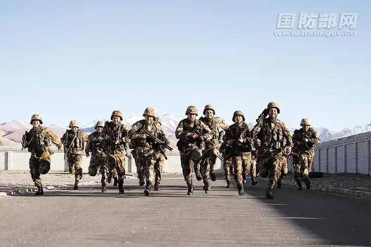 第76集团军某旅天狼突击队永远奔跑在追赶时代的路上