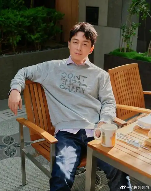 潘粤明好瘦就是说潘老师瘦下来之后真的有种重回颜值巅峰的帅气