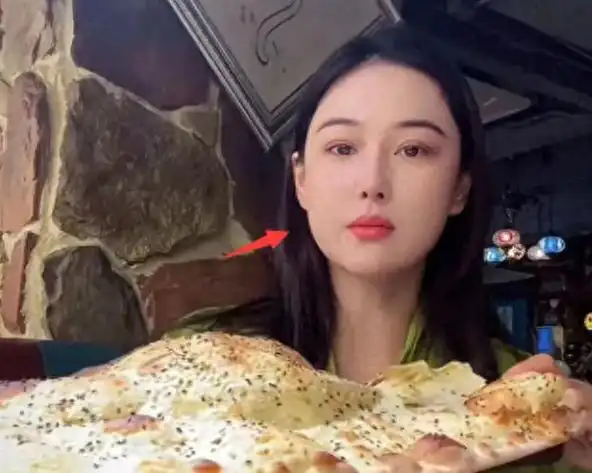 张馨予近照胖了一圈!被猜怀二胎本人回应,何捷打包剩菜超节俭