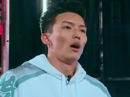 《热血街舞团》草鱼获舞技颜值双认证 大高个挑战震感舞蹈