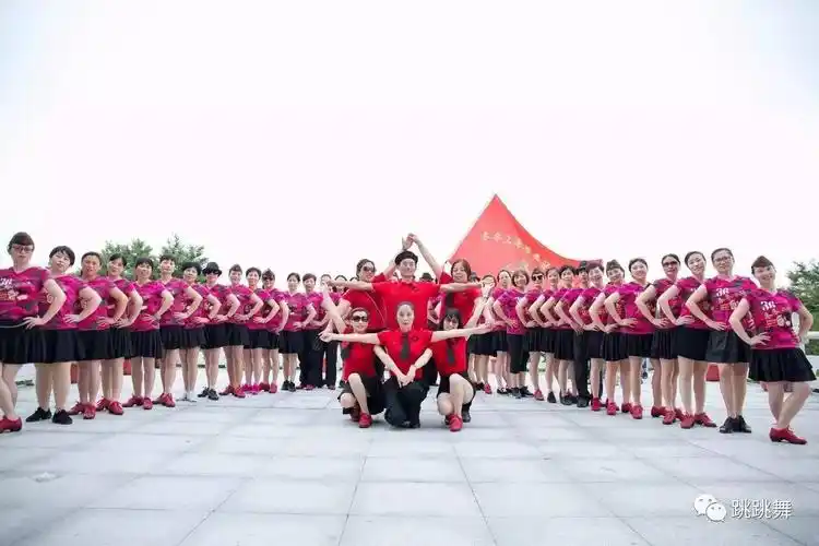 拍照必备|凸显的造型瞬间高大上,还不赶紧收藏了!(广场舞版)