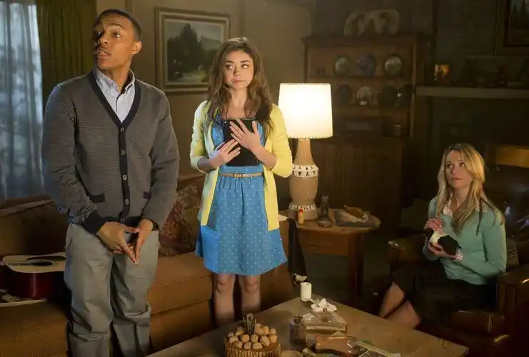 p>《惊声尖笑5》 i>(scary movie 5) /i>是由 a target="_blank"