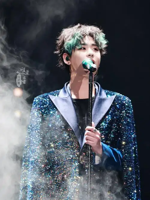 张云雷演唱会##张云雷歌者启程广州演唱会#羊城欢聚,绿海盛放磊滥你