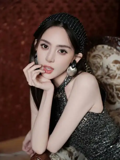 娜扎超话#娜扎0502生日快乐#  她是《恋恋红尘》中特立独行的宋星辰