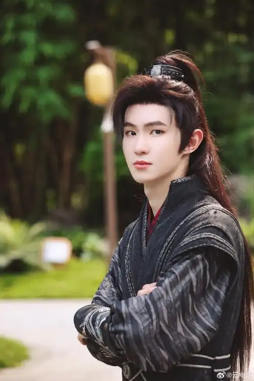 古风帅哥xbc等新皮肤出来一定要cos一个哦#被一诺古装硬控30秒##阿离