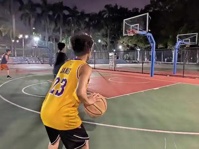 晚上去中大打球,有人一起吗