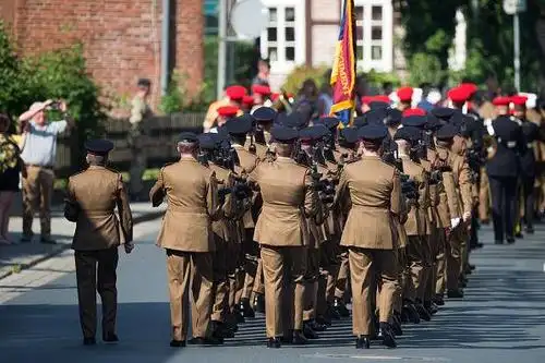 英军撤离驻德国卑尔根基地(图)