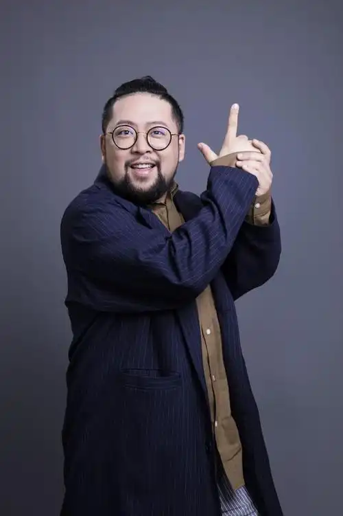 越活越来劲开机修睿用魔力诠释小角色