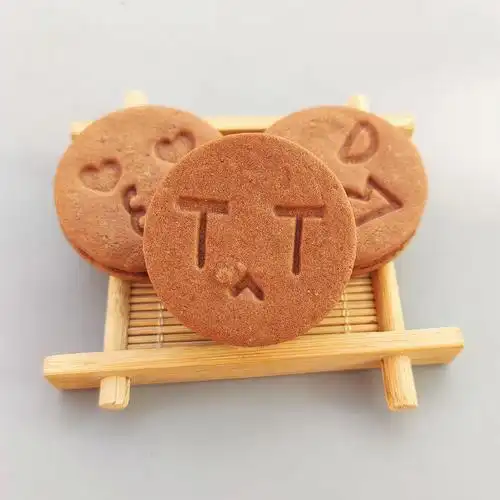 阿华华田酷脆心情夹心饼干表情图案趣味可可夹心饼干