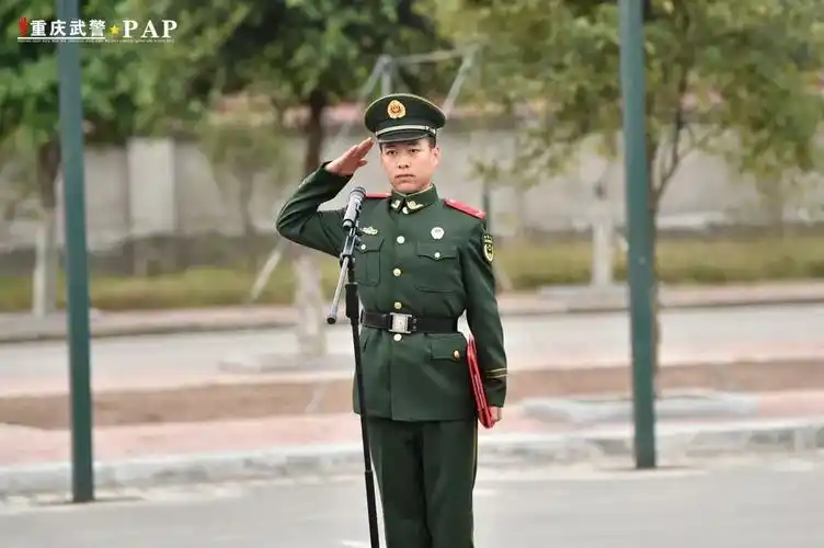 军旅成人礼丨重庆武警千余名新兵光荣授衔