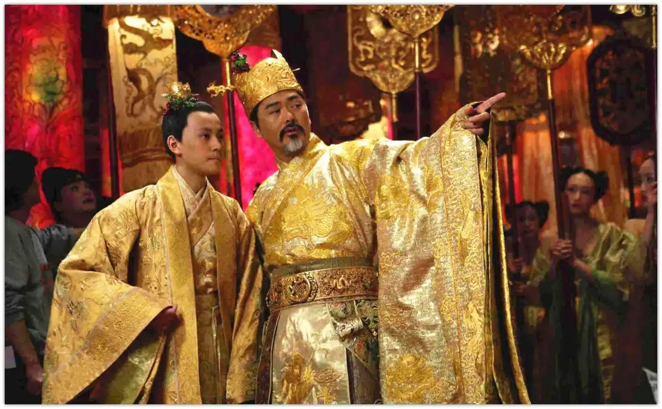 人说"行不更名,坐不改姓",为何皇帝爱改名?有个理由很暖心!