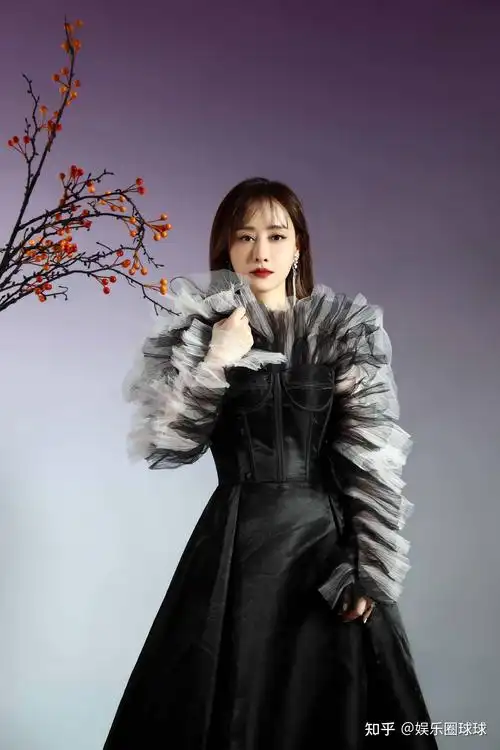 陈德容全新风格时尚写真曝光 未来事业新动向令人期待