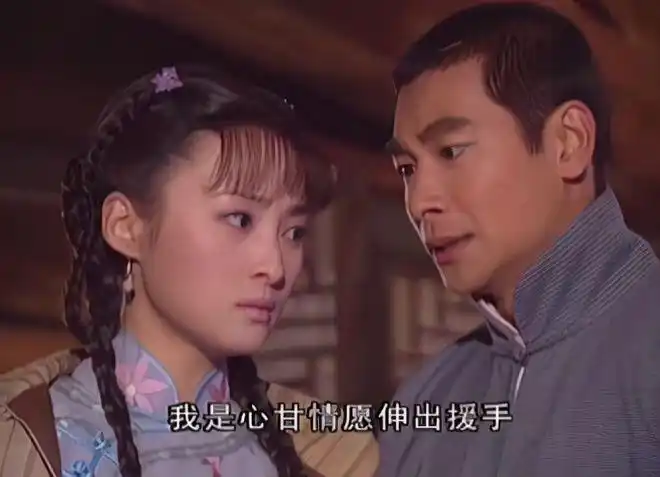 而男主赵时俊(赵文卓 饰)的出现对于沈心慈来讲就如救命稻草一般,他