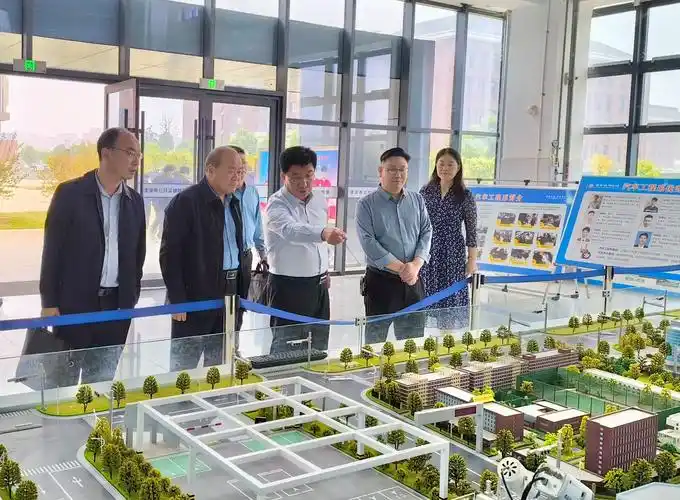 许昌技师学院副院长张俊才一行到我院参观交流