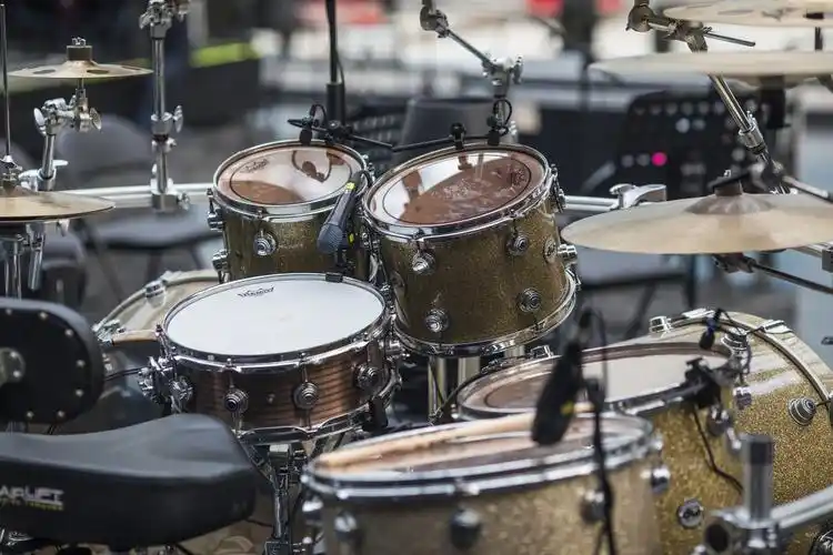 打击乐器架子鼓图片