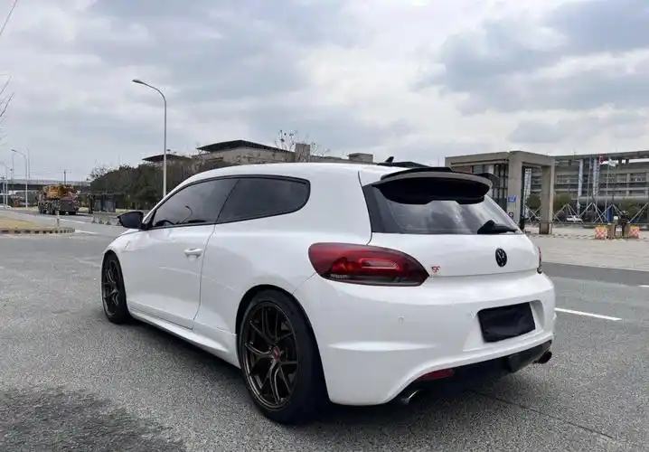 大众尚酷r 售价:9.89万 上牌日期:2014年3月 车辆车型:轿车 车辆产地