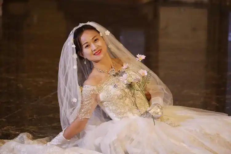 婚纱美女