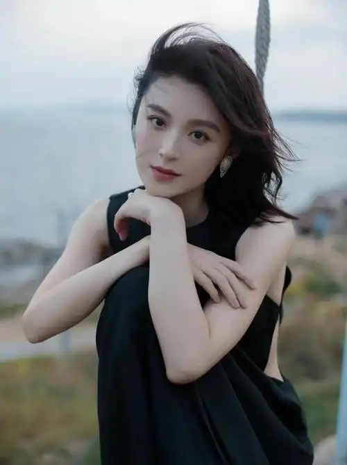 毛林林个人资料简介