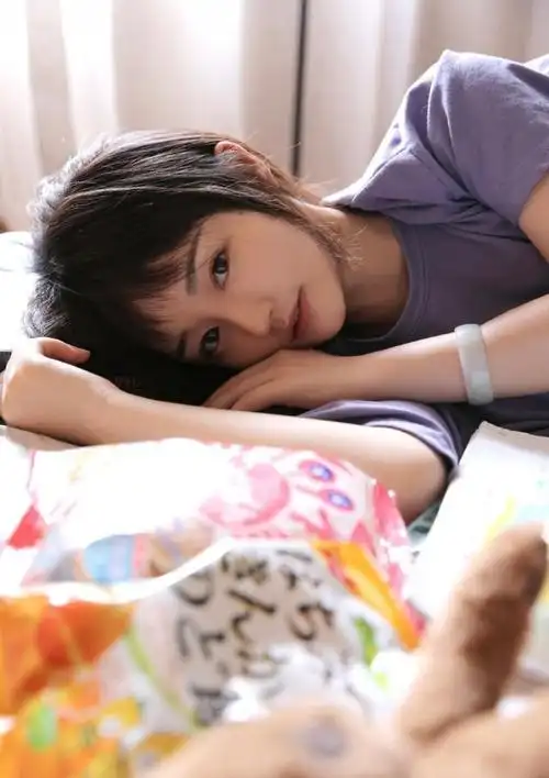 女孩儿中短碎发发型图片大全 女生碎短发发型