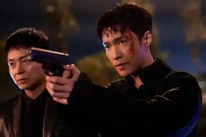 剧中,张艺兴扮演的林浩,是一位充满正义感的青年警察,由于