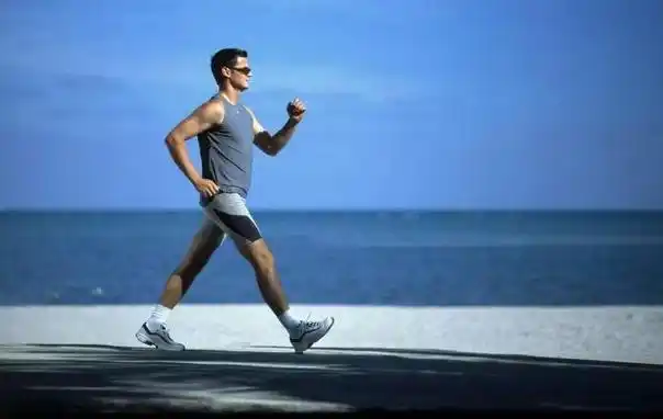 科学研究揭示走路不仅有益健康还可能延长寿命