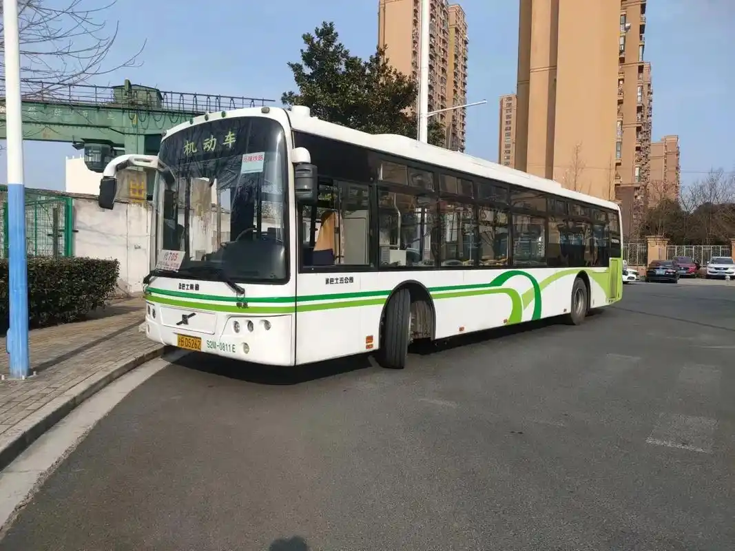 一年前的今天全上海公交迷全部出动前往闸北彭浦参观沃尔沃柴油客