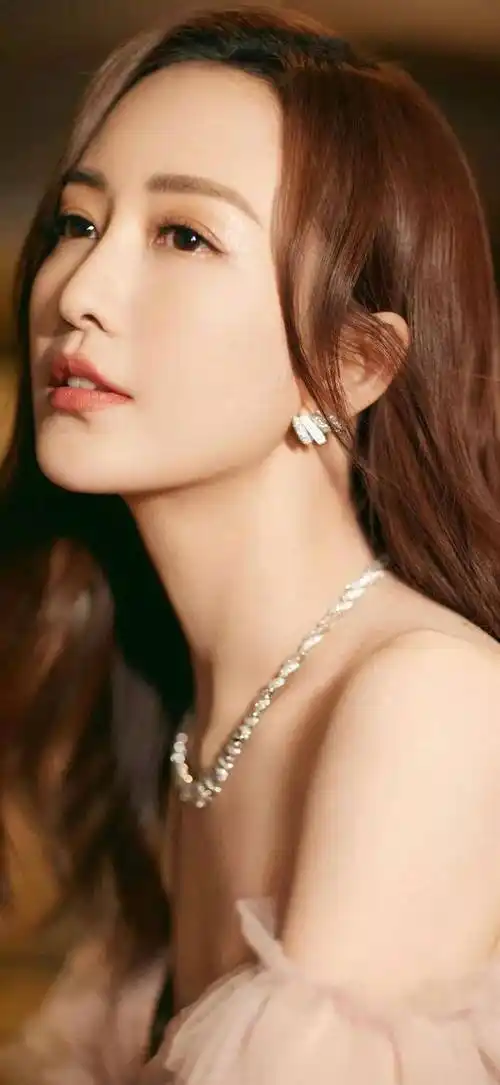 王鸥,39岁至今单身的她,美出新高度_身材_生活_比赛