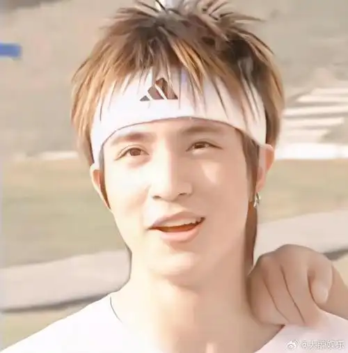 18岁薛之谦的笑#18岁的老薛超有感染力的笑容 一点没变诶小薛的笑葺