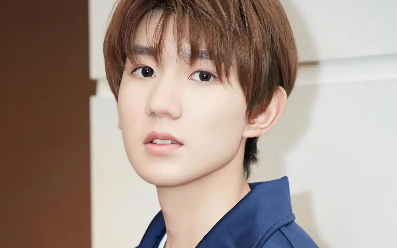 tfboys王源品牌代言帅气图片桌面壁纸