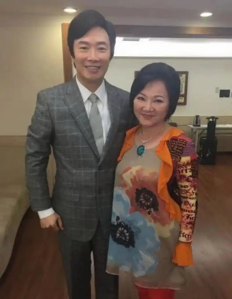 时光回响:江蕙与费玉清,歌坛不朽的双子星  在2024年的夏日余晖中,8月