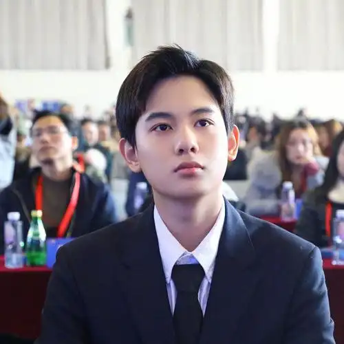 中戏期末考试引关注易烊千玺李兰迪胡先煦的校园生活很丰富